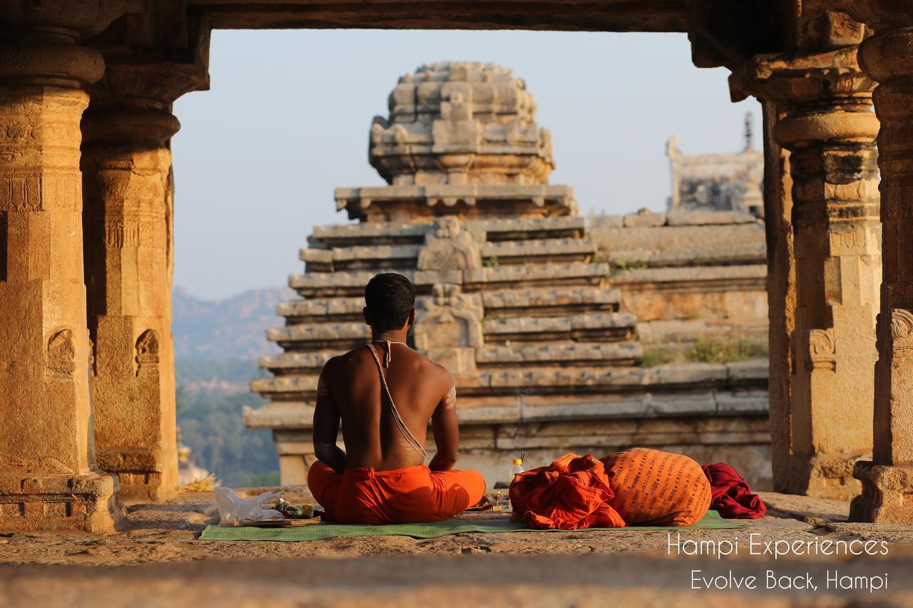 Hotel Evolve Back Hampi Extérieur photo